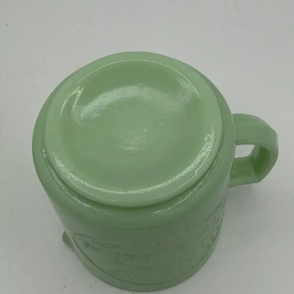 VINTAGE Cream Dove Mfg. Co. measuring cup GREEN JADEITE Green JUICER RARE MCM